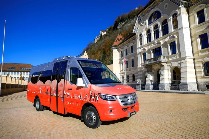 Für die Landesrundfahrt Liechtenstein können verschiedene Busse bei Philipp Schädler Anstalt gebucht werden. https://psanstalt.li/
