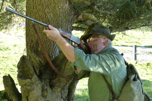 Wilderer Färdi auf der Pirsch